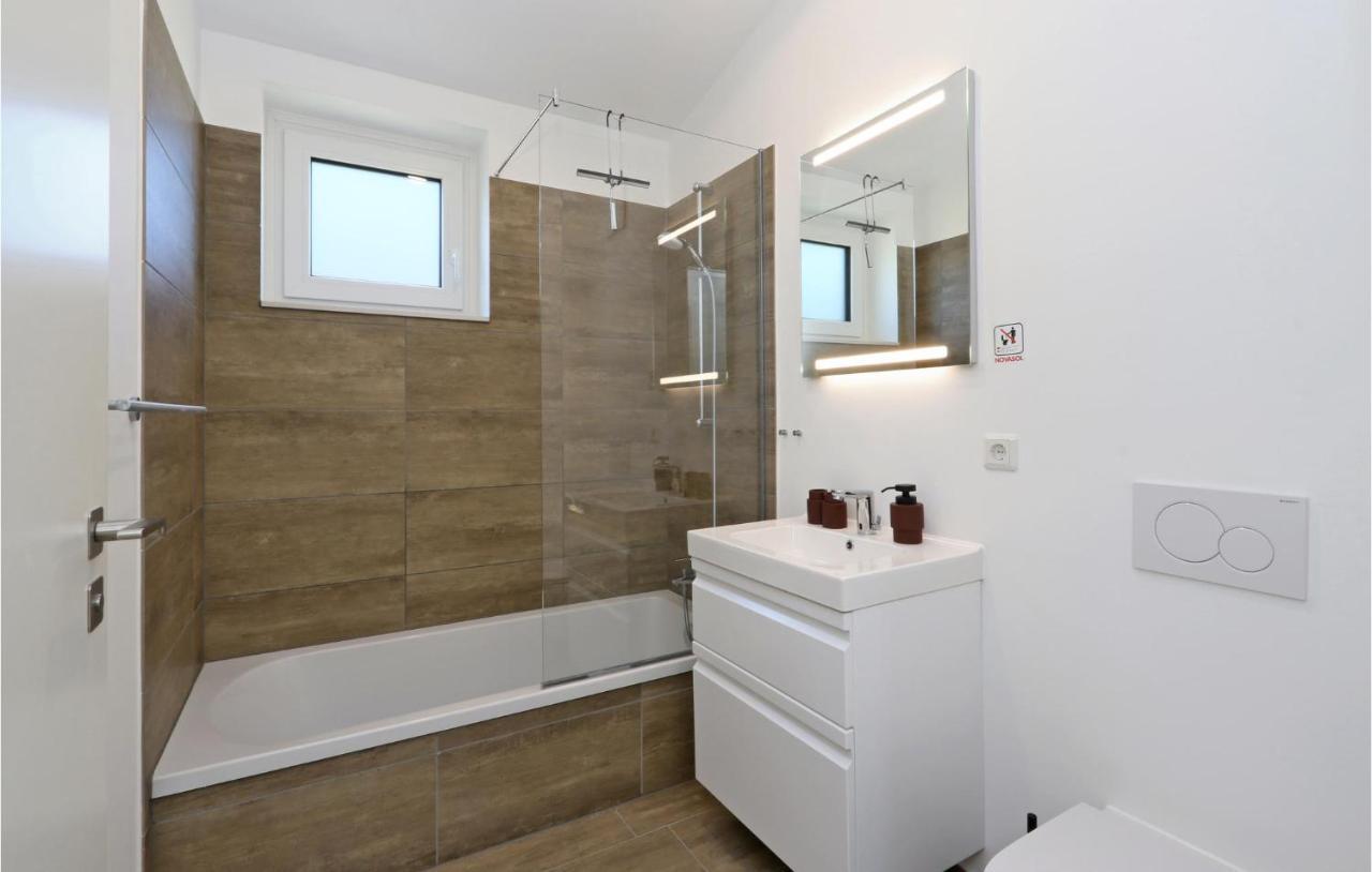 3 Bedroom Stunning Home In Lembruch-Duemmer See エクステリア 写真